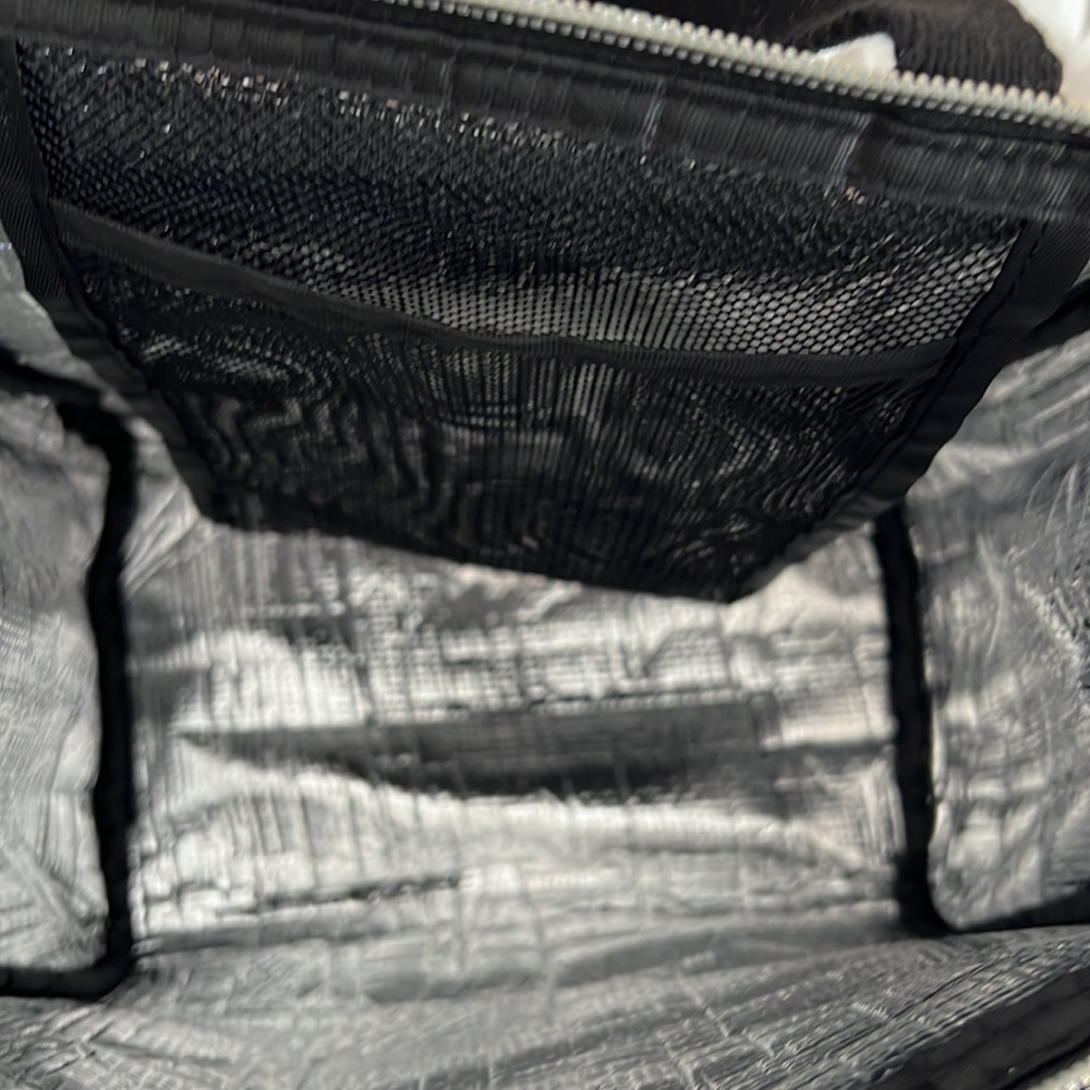 Kate Spade New York Black Stripe Lunch bag and Thermal mug set - Picture 8 of 9